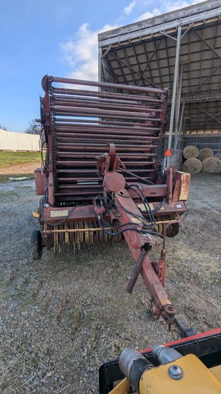NEW HOLLAND 850 BALER