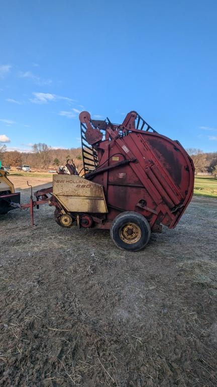 NEW HOLLAND 850 BALER