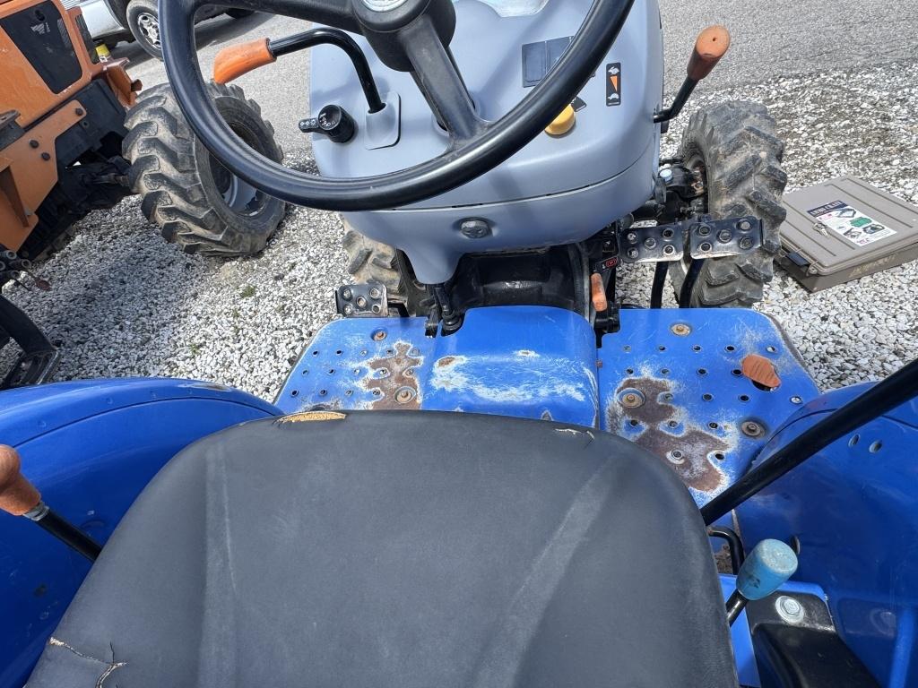 NEW HOLLAND WORKMASTER 25 TRACTOR