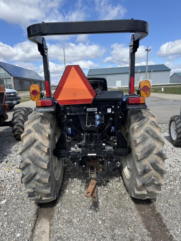 NEW HOLLAND WORKMASTER 25 TRACTOR