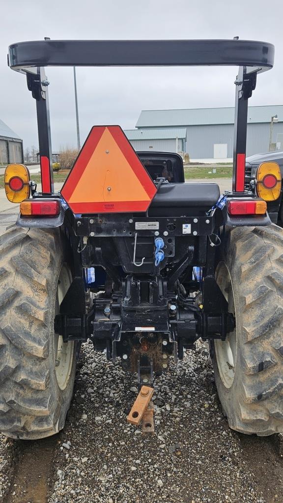 NEW HOLLAND WORKMASTER 25 TRACTOR