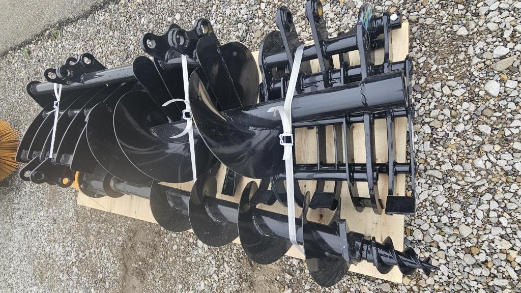 NEW MINI EXCAVATOR PALLET FULL OF ATTACHMENTS