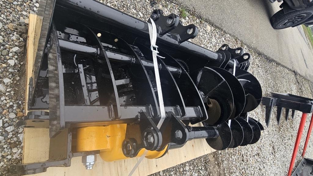 NEW MINI EXCAVATOR PALLET FULL OF ATTACHMENTS