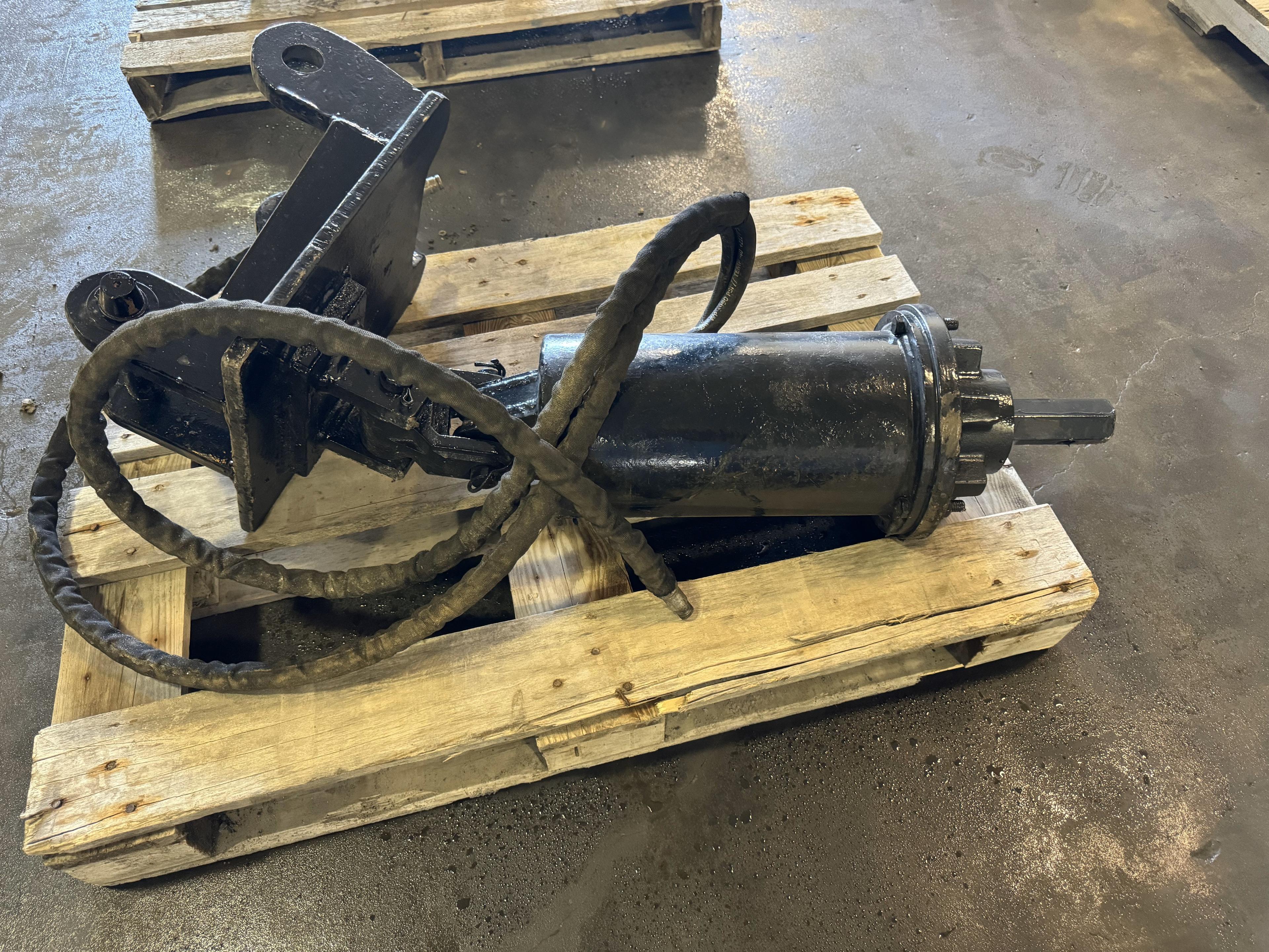 Hydraulic auger