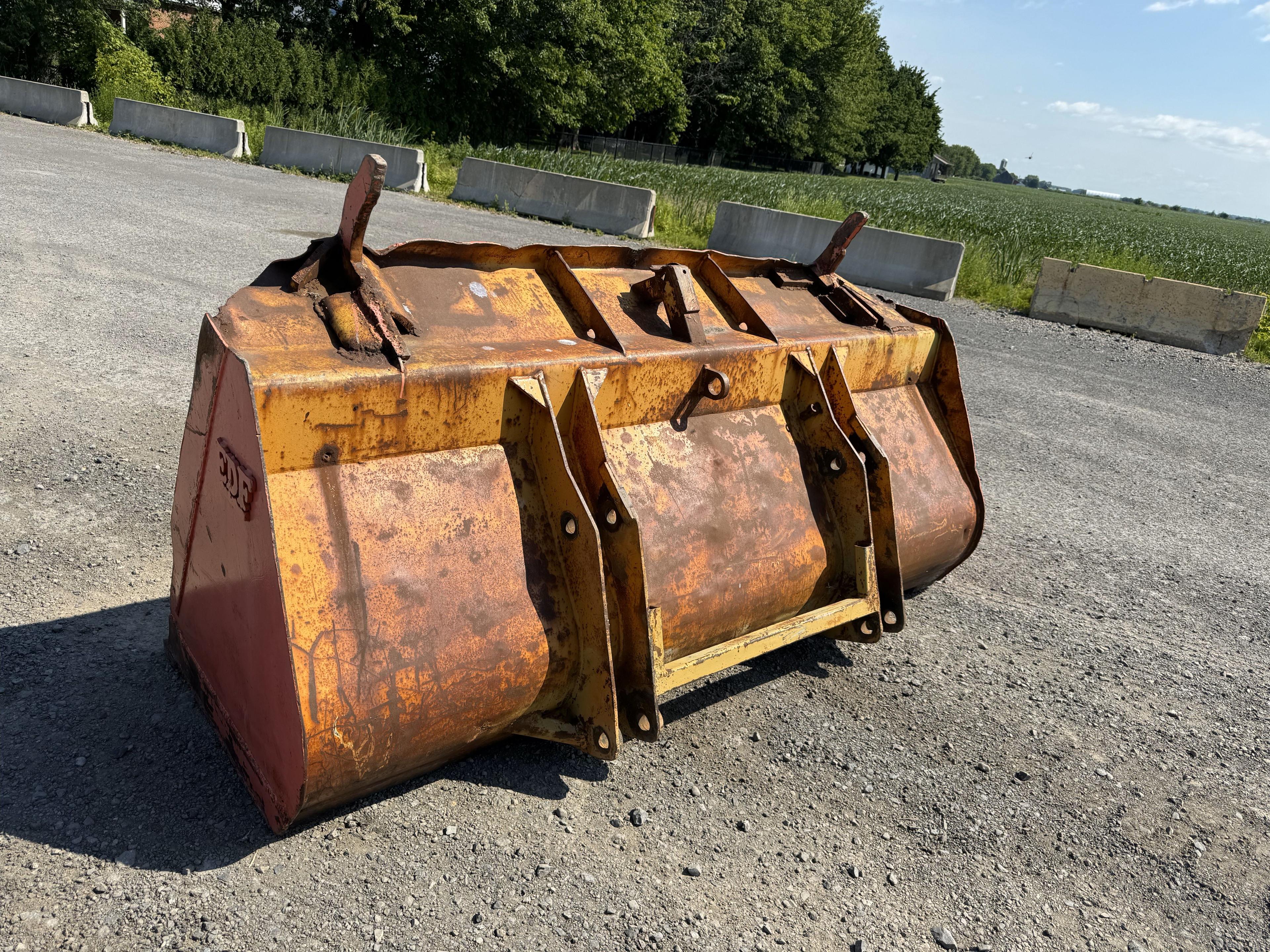 EDF CASE 580 Front bucket