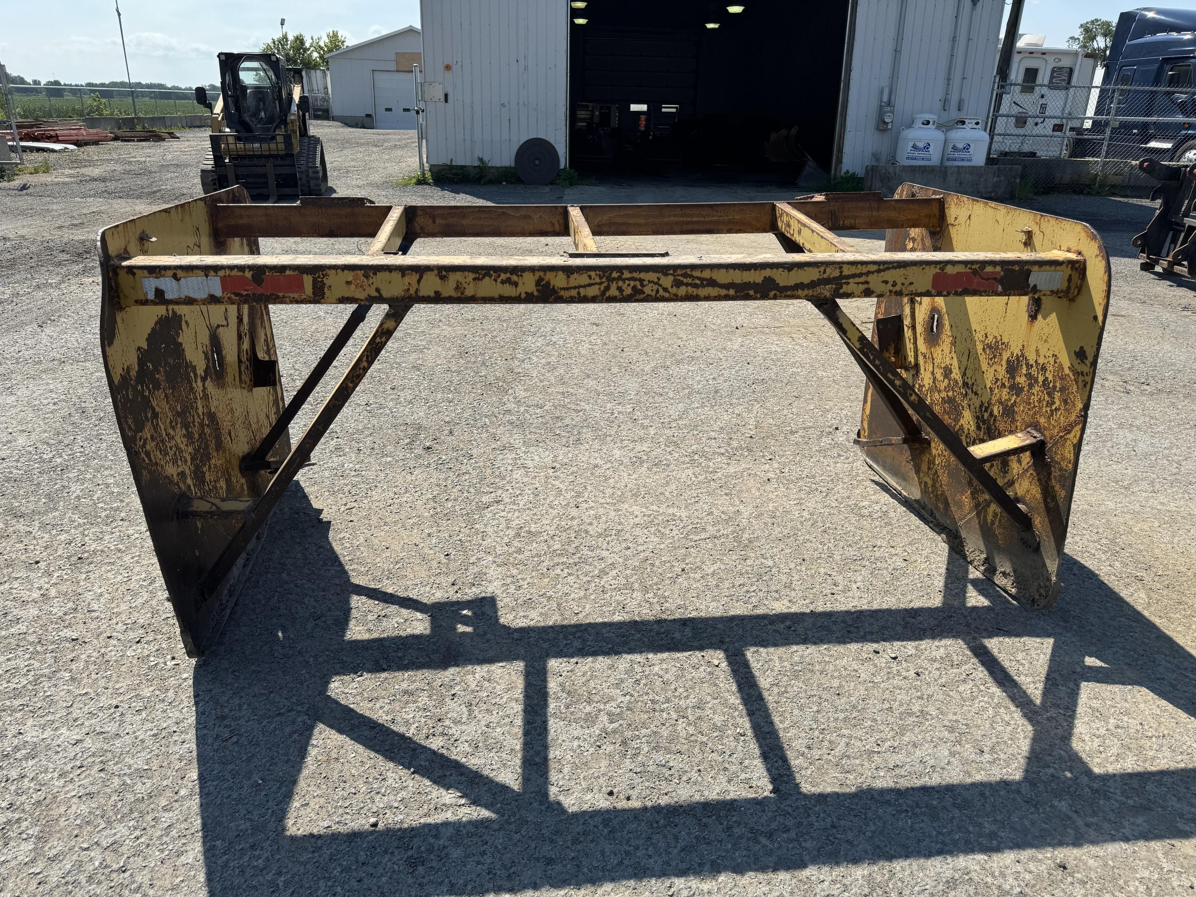 Pusher snowplow