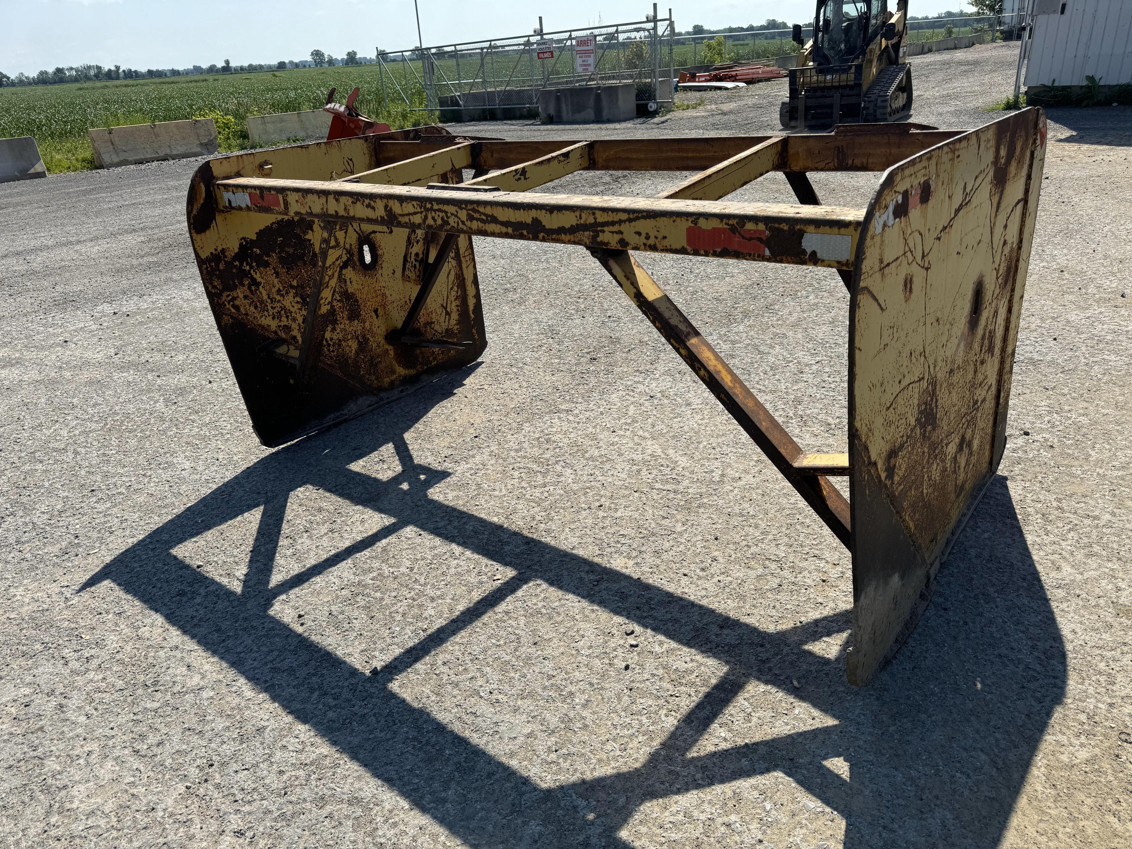 Pusher snowplow