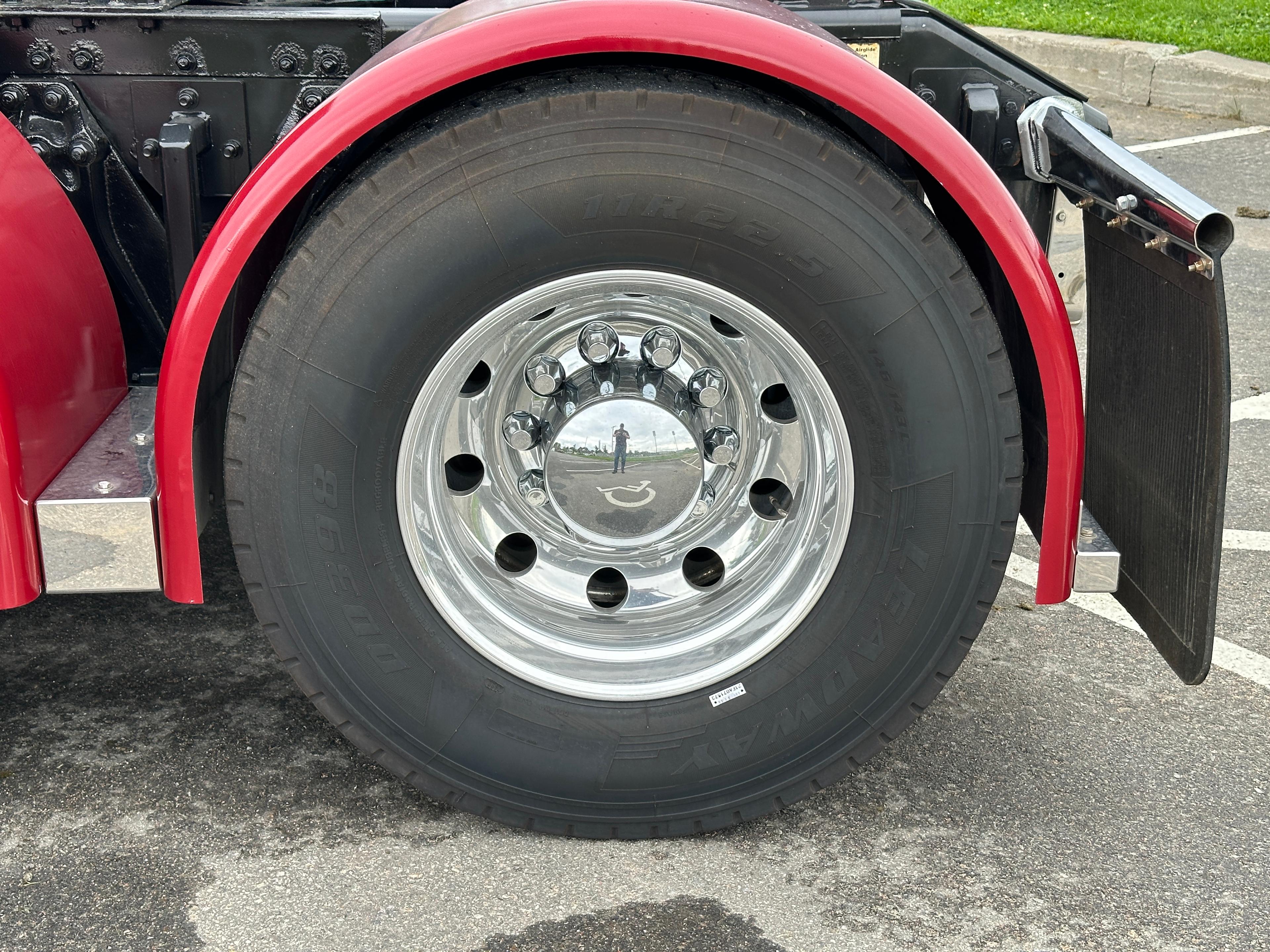 2021 Kenworth W990