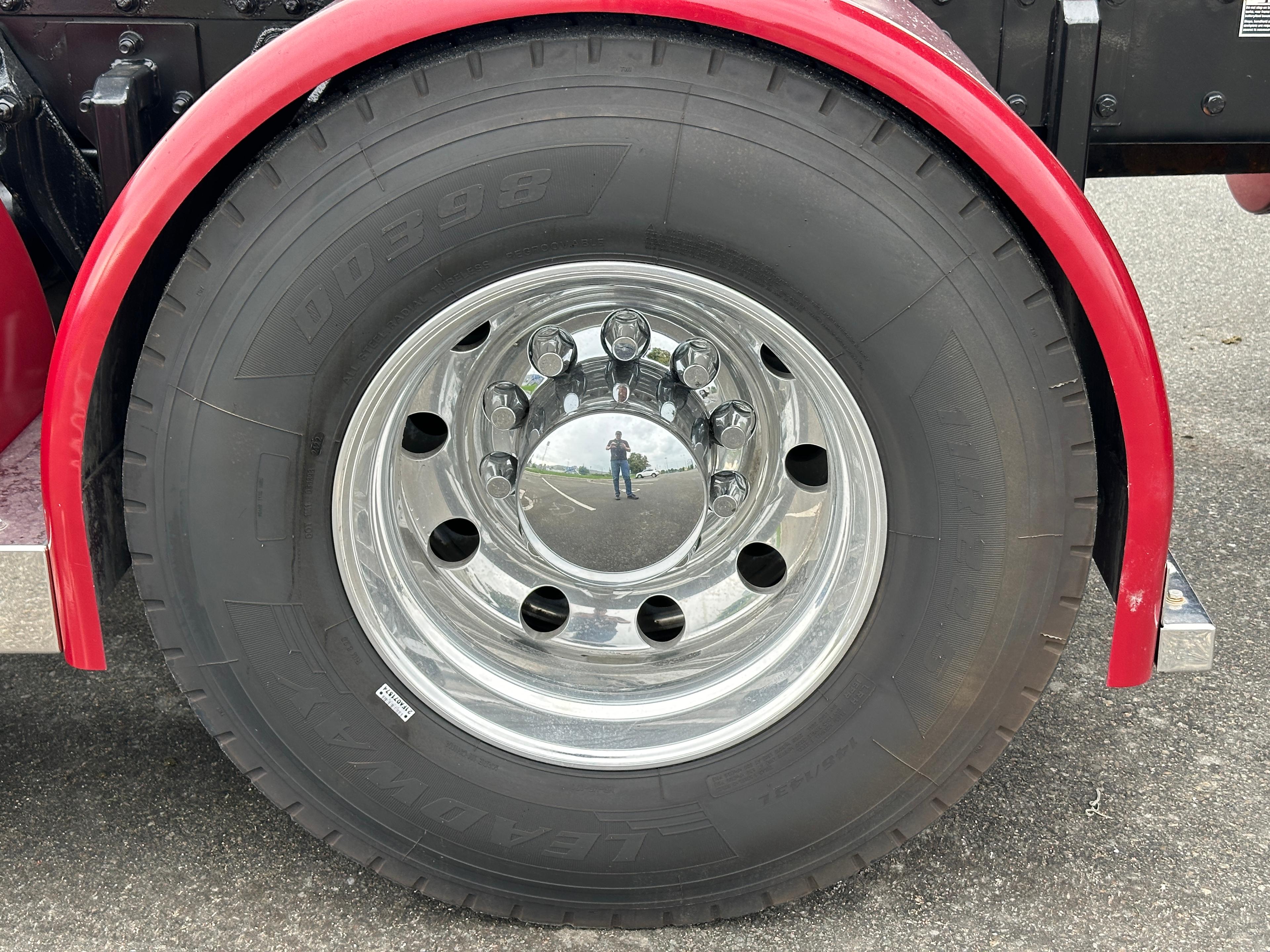 2021 Kenworth W990