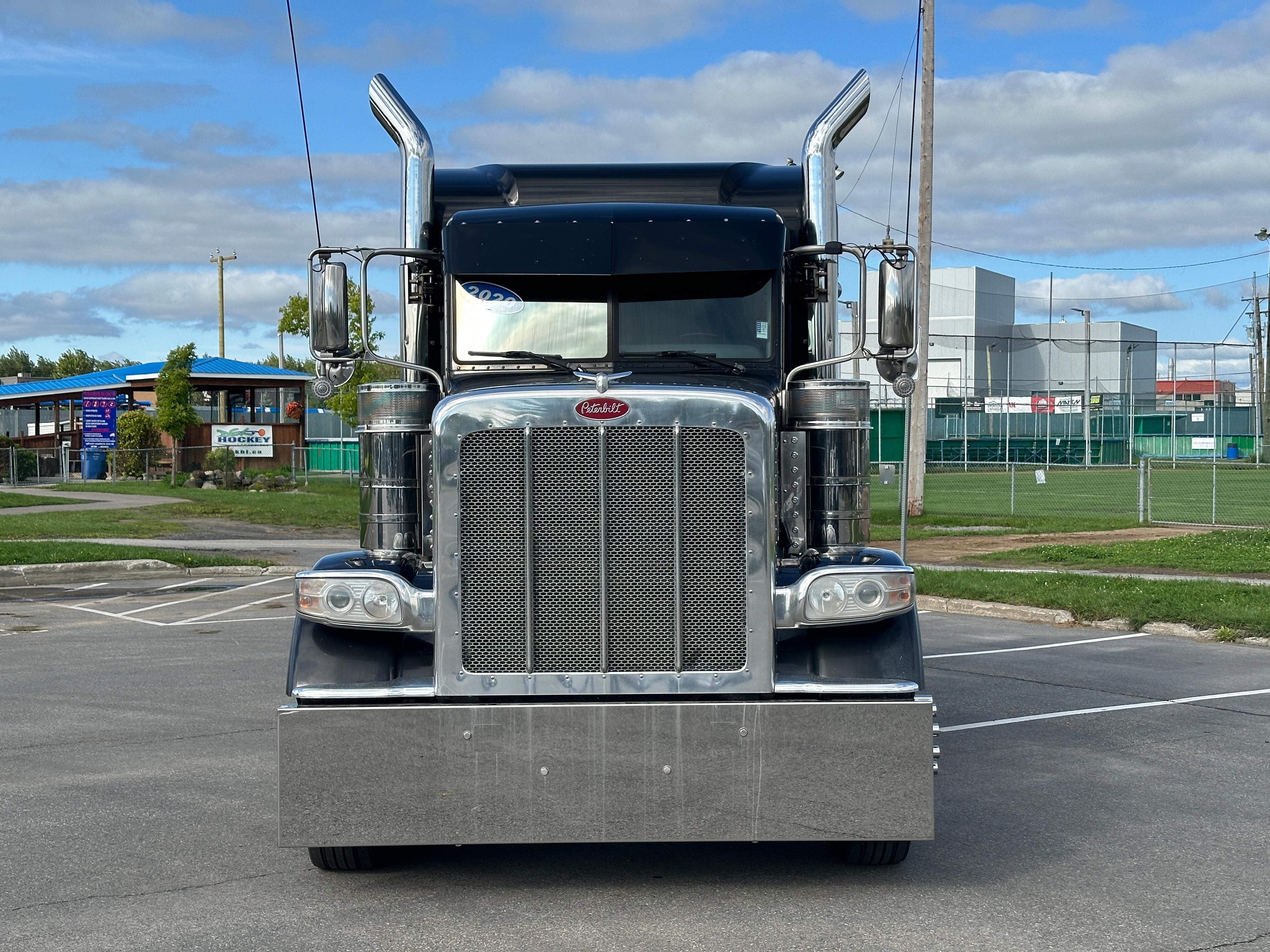 2020 Peterbilt 389