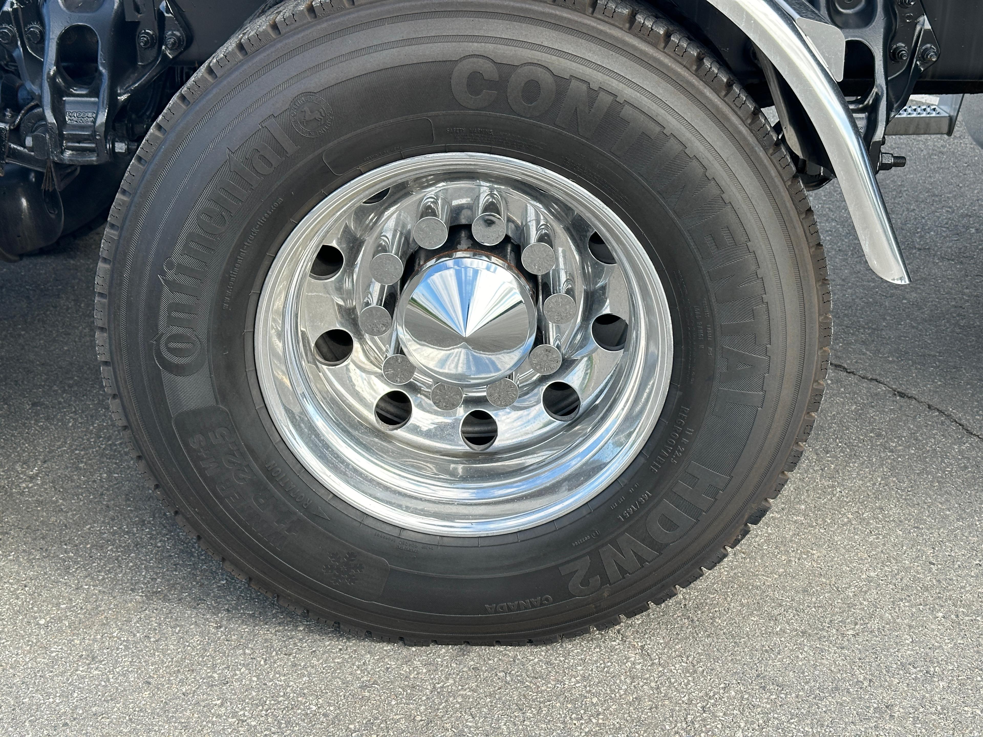 2020 Peterbilt 389