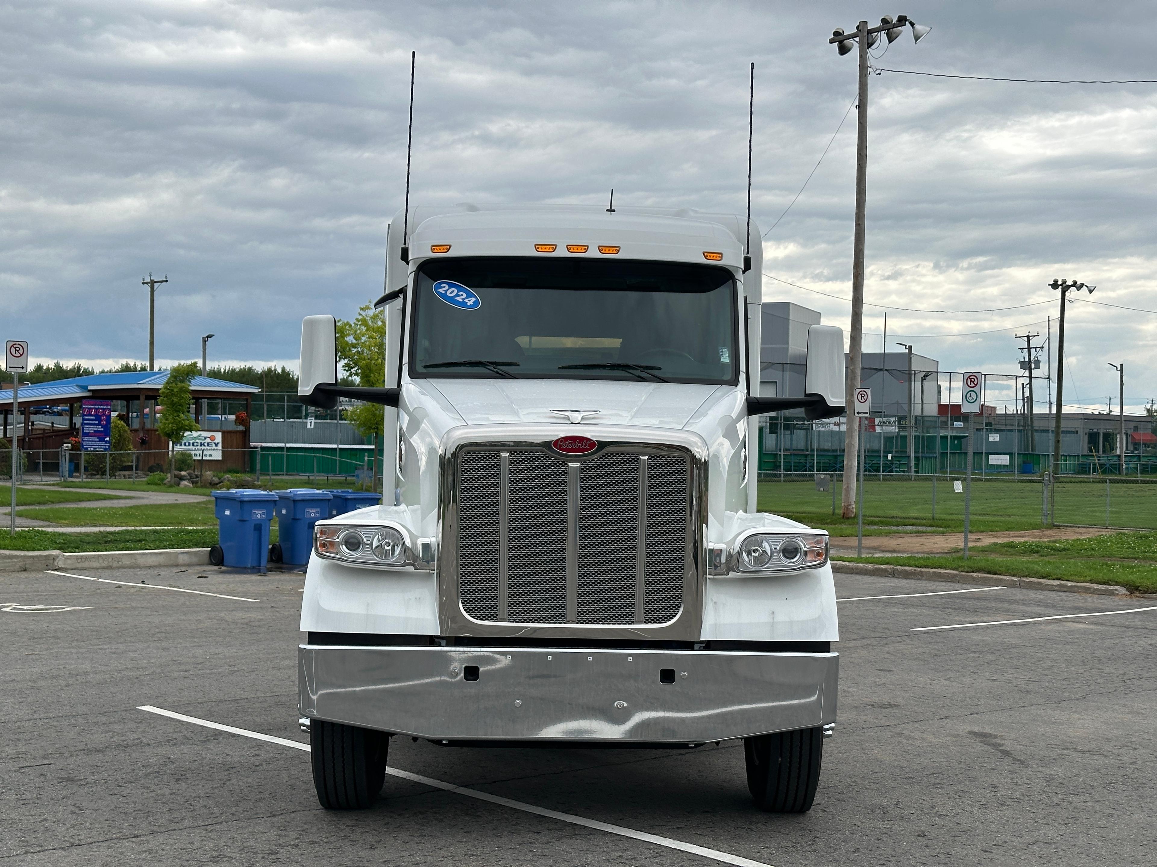2024 Peterbilt 567