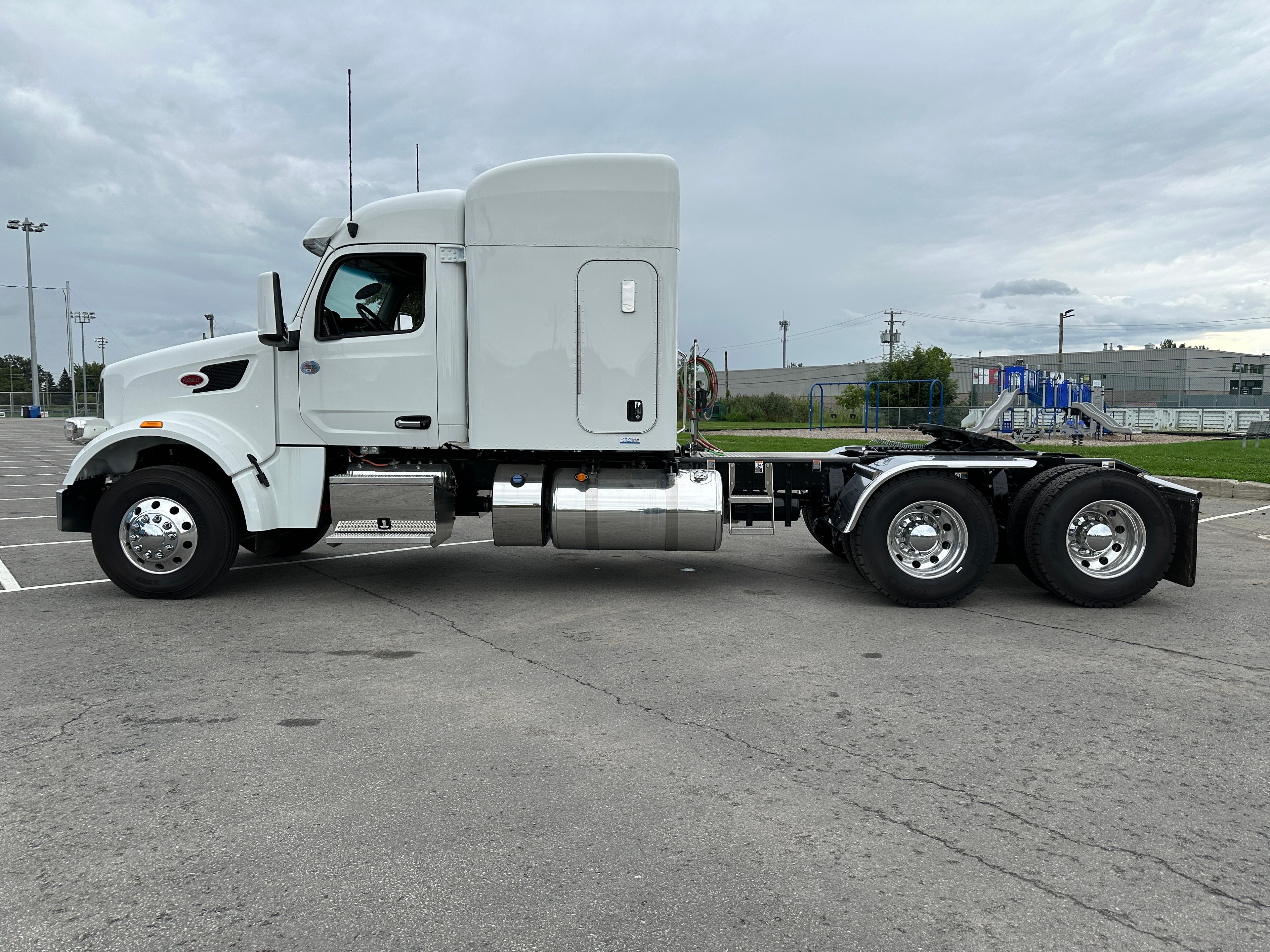 2024 Peterbilt 567