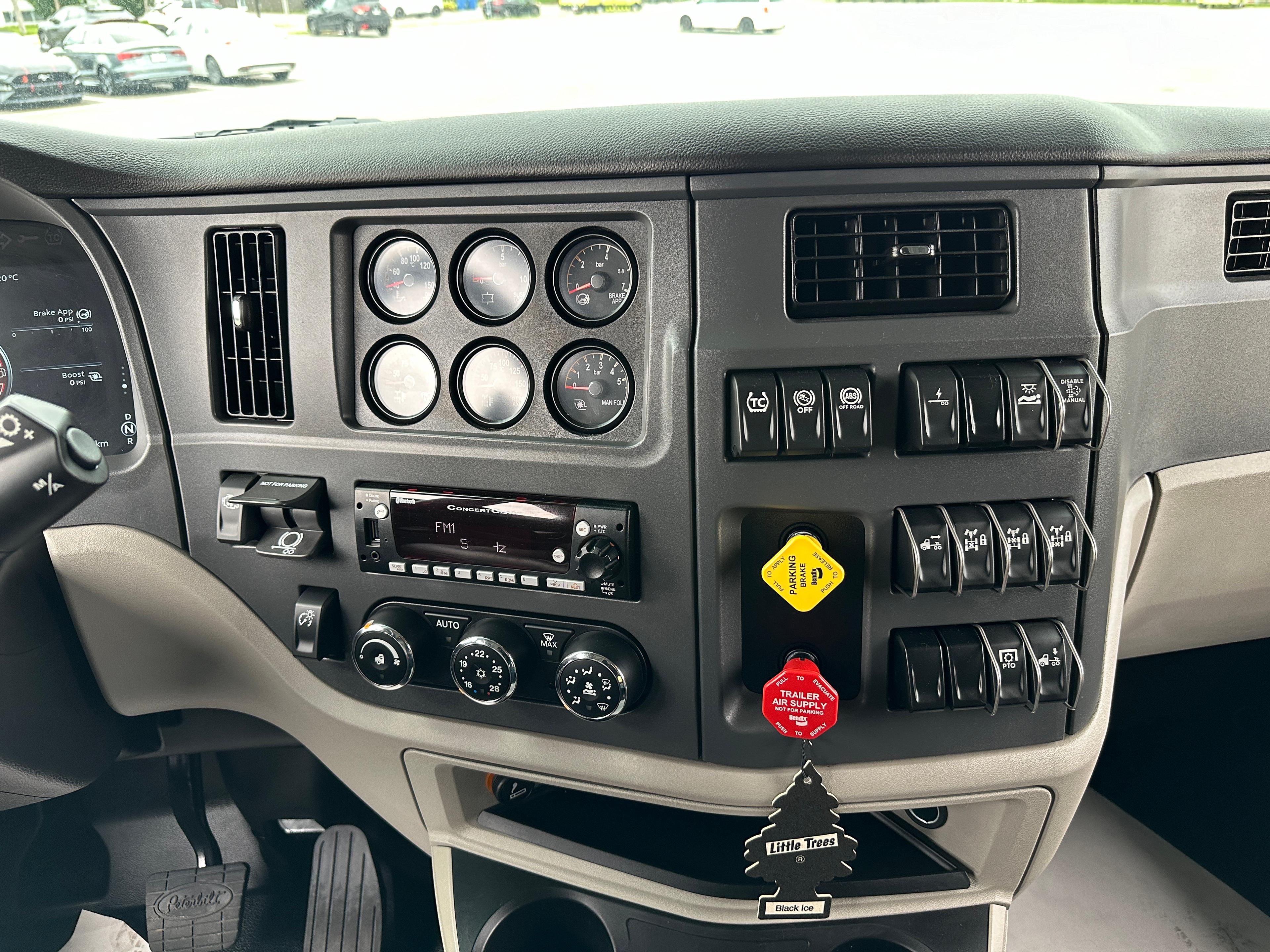 2024 Peterbilt 567