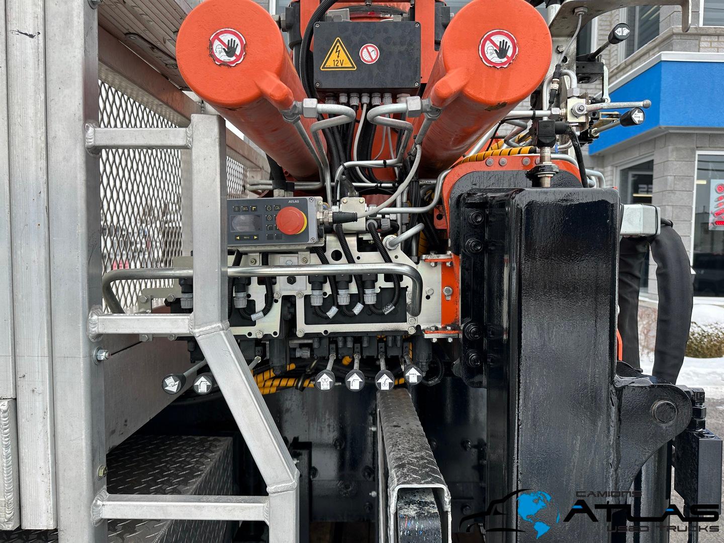 2023 International HX 620