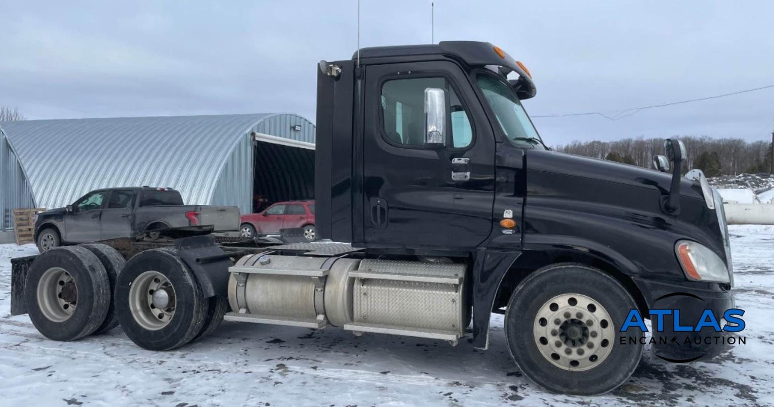 2013 FREIGHTLINER CASCADIA