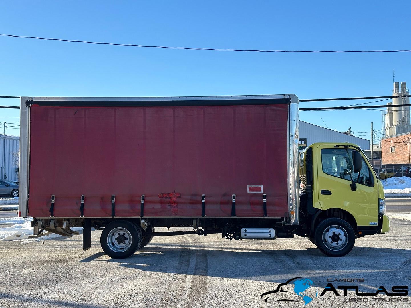 2013 HINO 195
