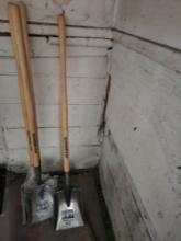 Wood handle flat shovels