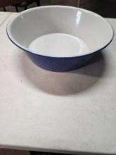 Enamel bowl