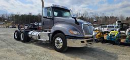 2019 International LT625 Day Cab w/ Wet Line