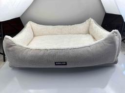 Kirkland Pinch Pleat 2 in 1 Pet Bed