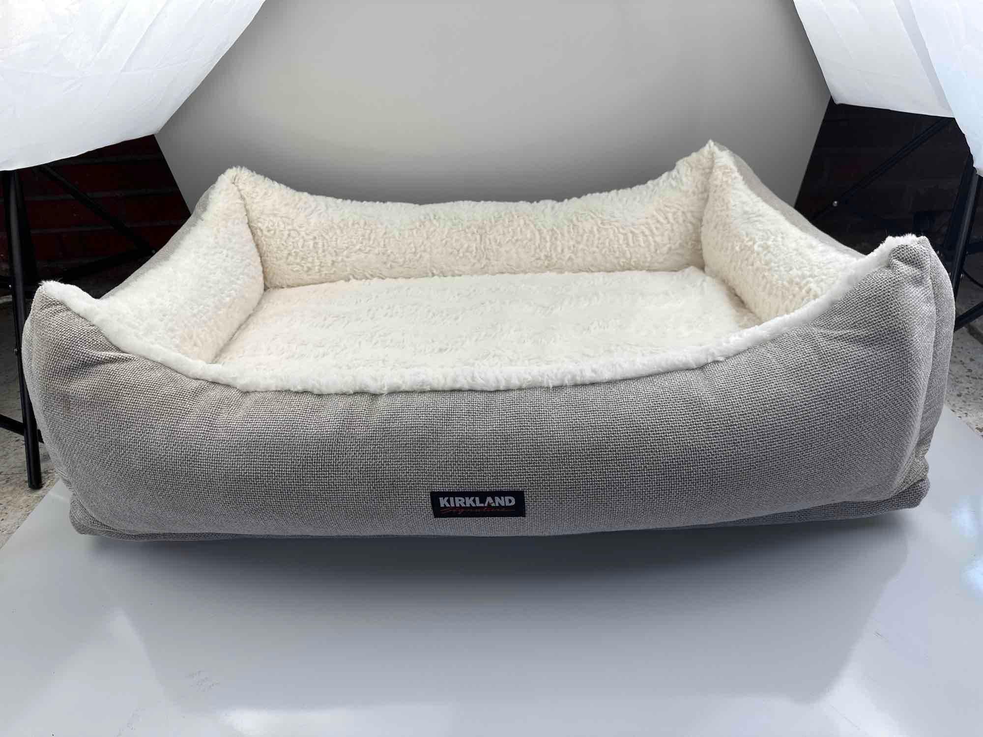 Kirkland Pinch Pleat 2 in 1 Pet Bed