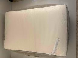 Kirkland Pinch Pleat 2 in 1 Pet Bed