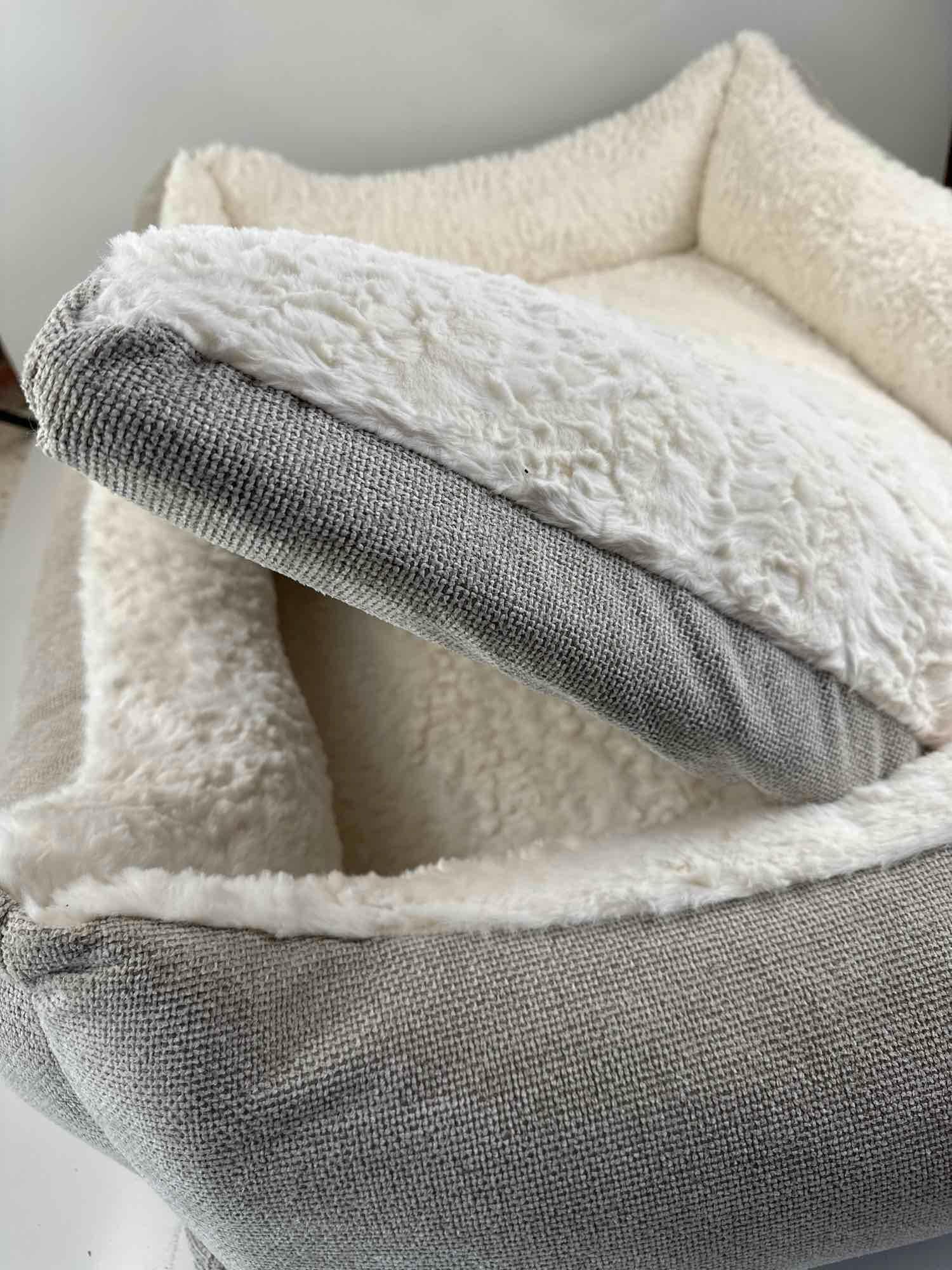 Kirkland Pinch Pleat 2 in 1 Pet Bed