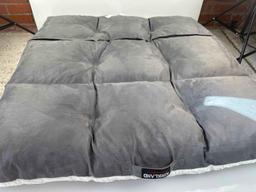 Kirkland Square Tufted Napper Dog Bed