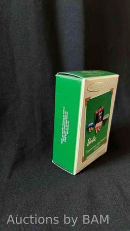 HALLMARK KEEPSAKE SHOPPING FOR SHOES BARBIE ORNAMENT 2002