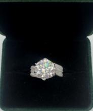 Sparkling VVS Ring