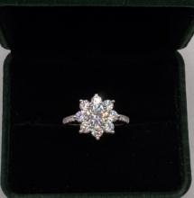 Sparkling Flower VVS Ring