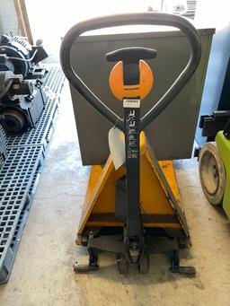 2200 lb Multiton Pallet Jack