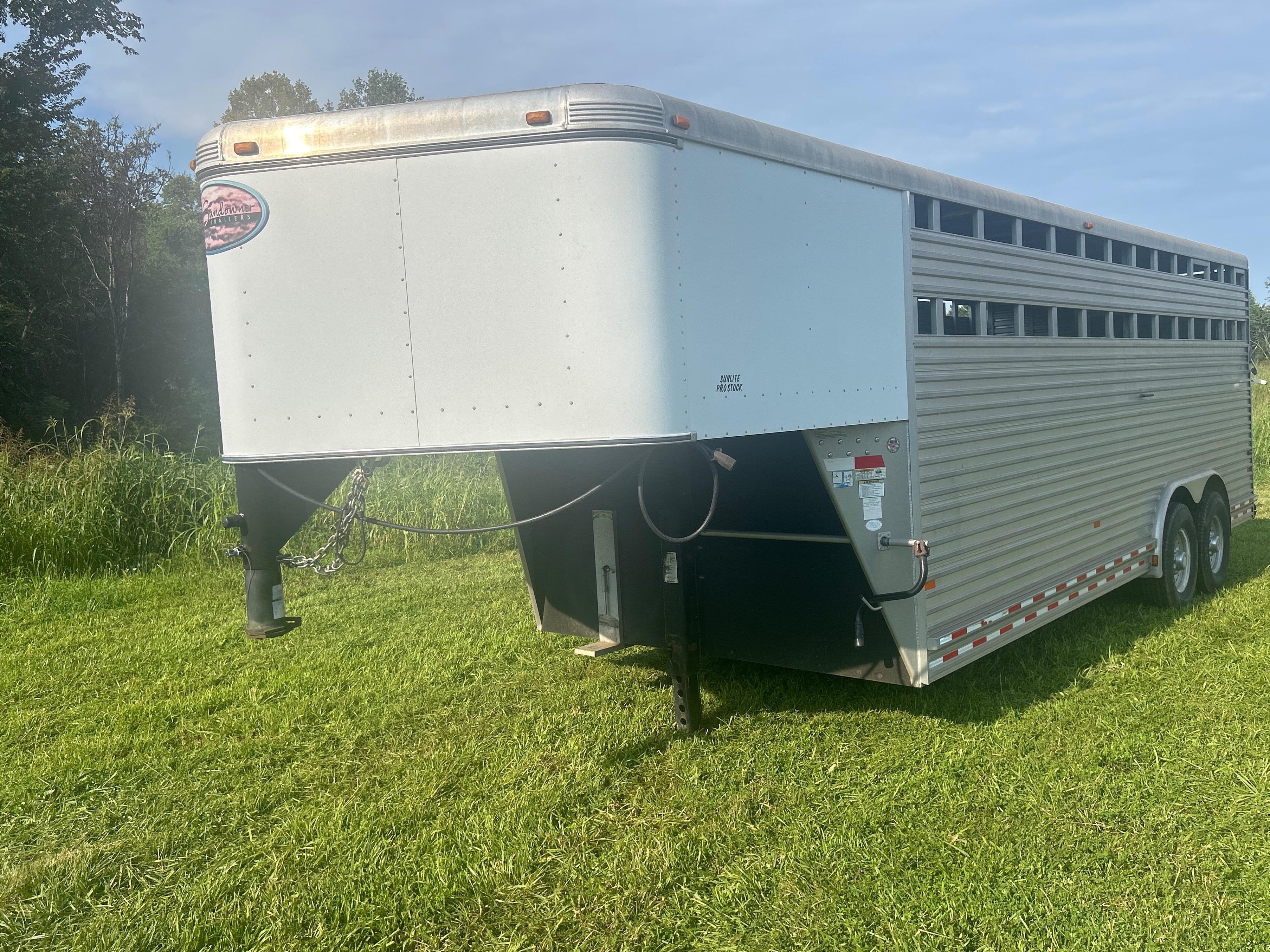 2006 Sundowner Stock Trailer 7â€™W x 7â€™H x 20â€™L