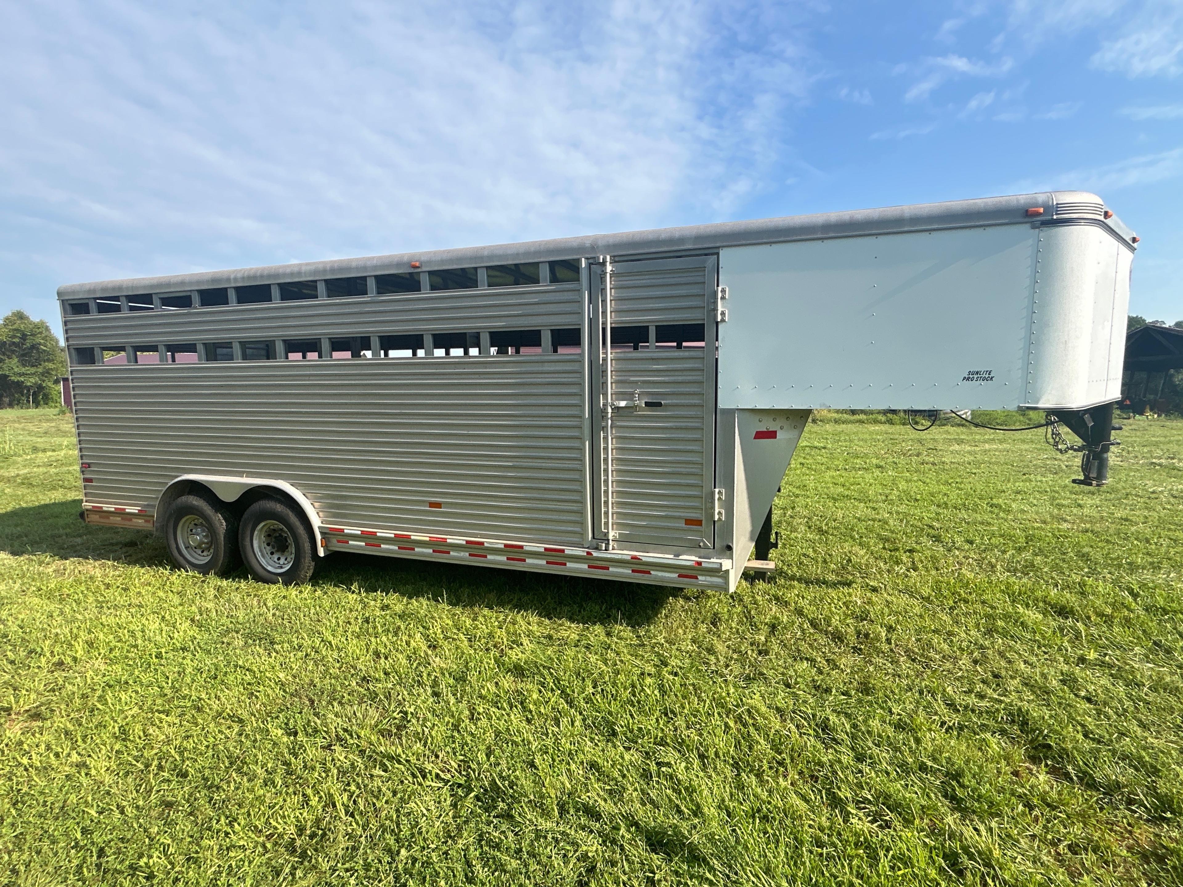 2006 Sundowner Stock Trailer 7â€™W x 7â€™H x 20â€™L