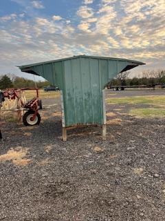 MINERAL FEEDER