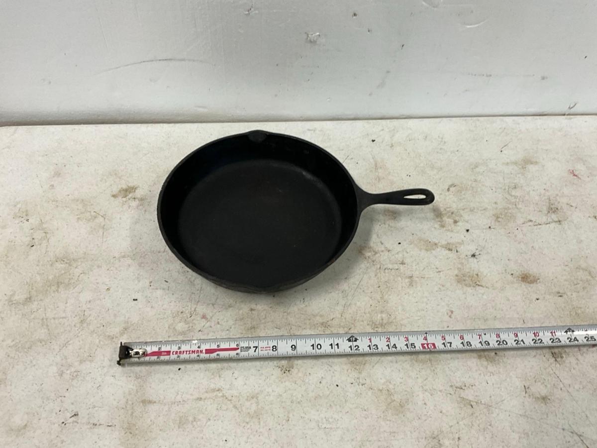 Number 10 USA Cast Iron Pan