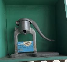Manual Antique Juicer with Display Box