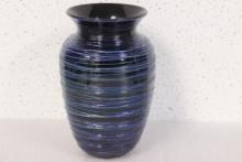 A Modern Style Art Glass Vase