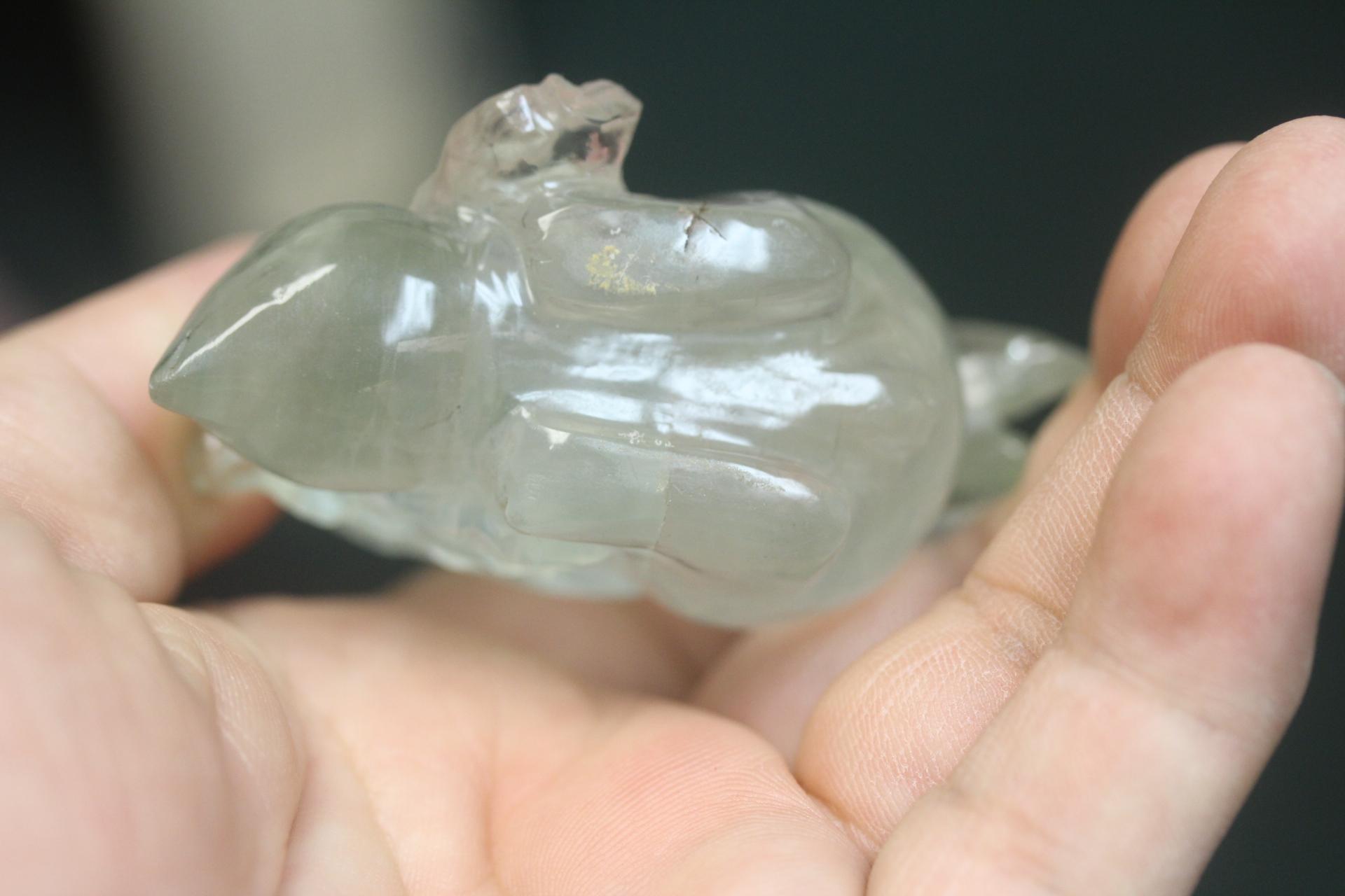 rock crystal(?) glass(?) rabbit
