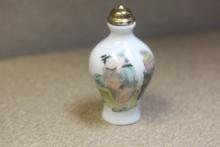 Erotica snuff bottle