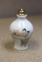 Erotica snuff bottle