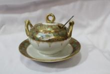 A Japanese Kutani Container