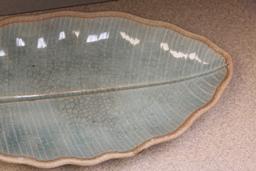 Ceramic leaf bowl