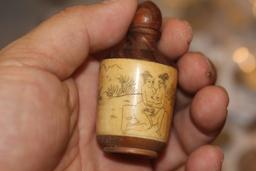 Erotic Chinese B o n e and Wood Snuff Bottle
