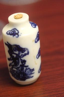 A Vintage Chinese Blue And White Snuff Bottle