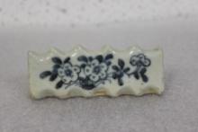A Chinese Porcelain Blue and White Brush Rest