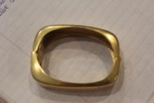 Retro Metal Hinged Bangle Bracelet