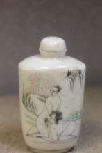Erotica snuff bottle
