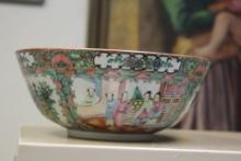 Rose medallion bowl